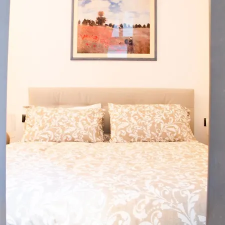 Toffee House By Happyhostorino