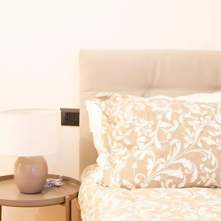 Toffee House By Happyhostorino *